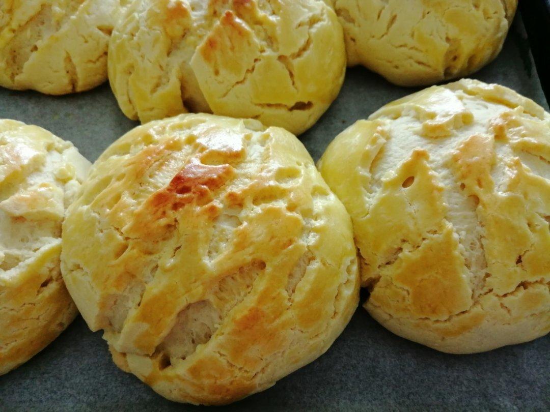 好吃到炸裂的港式菠萝包（附带制作酥皮的小视频）