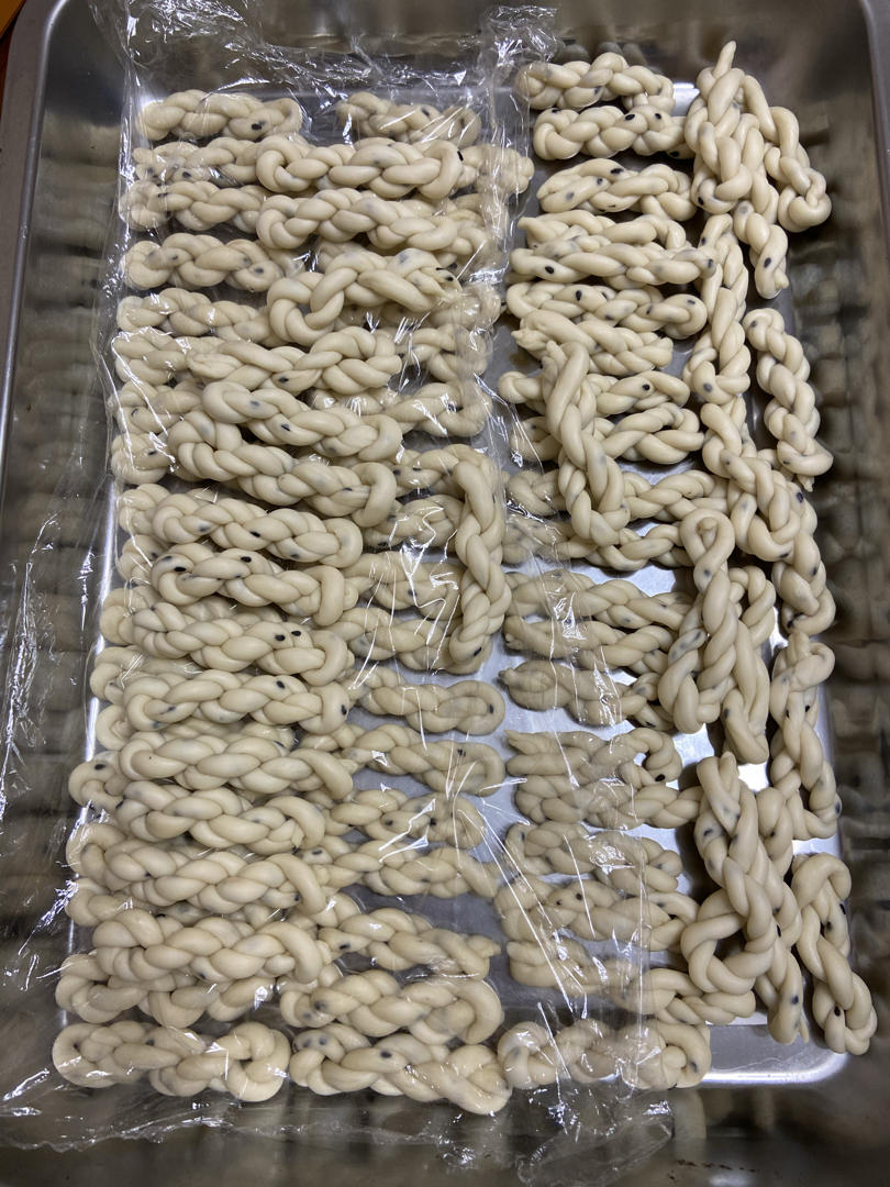 酥脆咸味小麻花