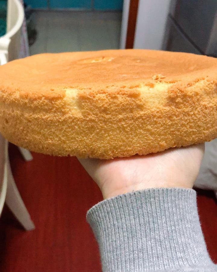 超简单完美戚风蛋糕（6寸2蛋）附打发、翻拌、脱模视频