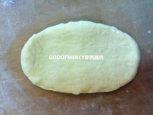 用速度与激情快速做出简单美味的火腿肠面包的做法 步骤11
