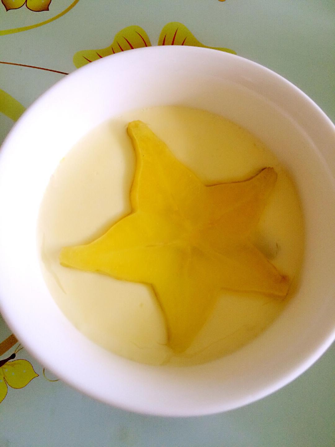 蛋奶炖杨桃的做法