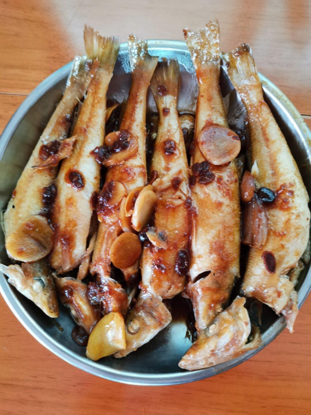 黄豆酱焖沙丁鱼