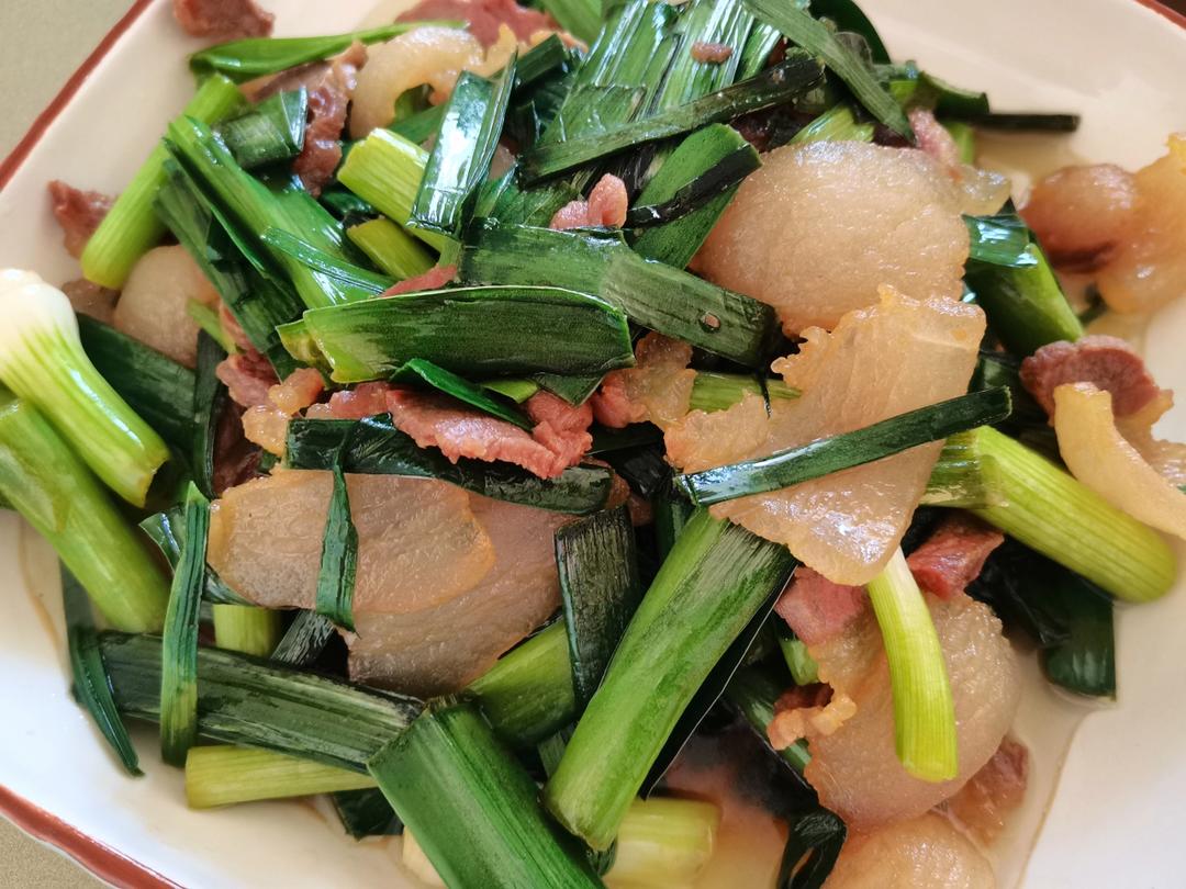 大蒜炒腊肉