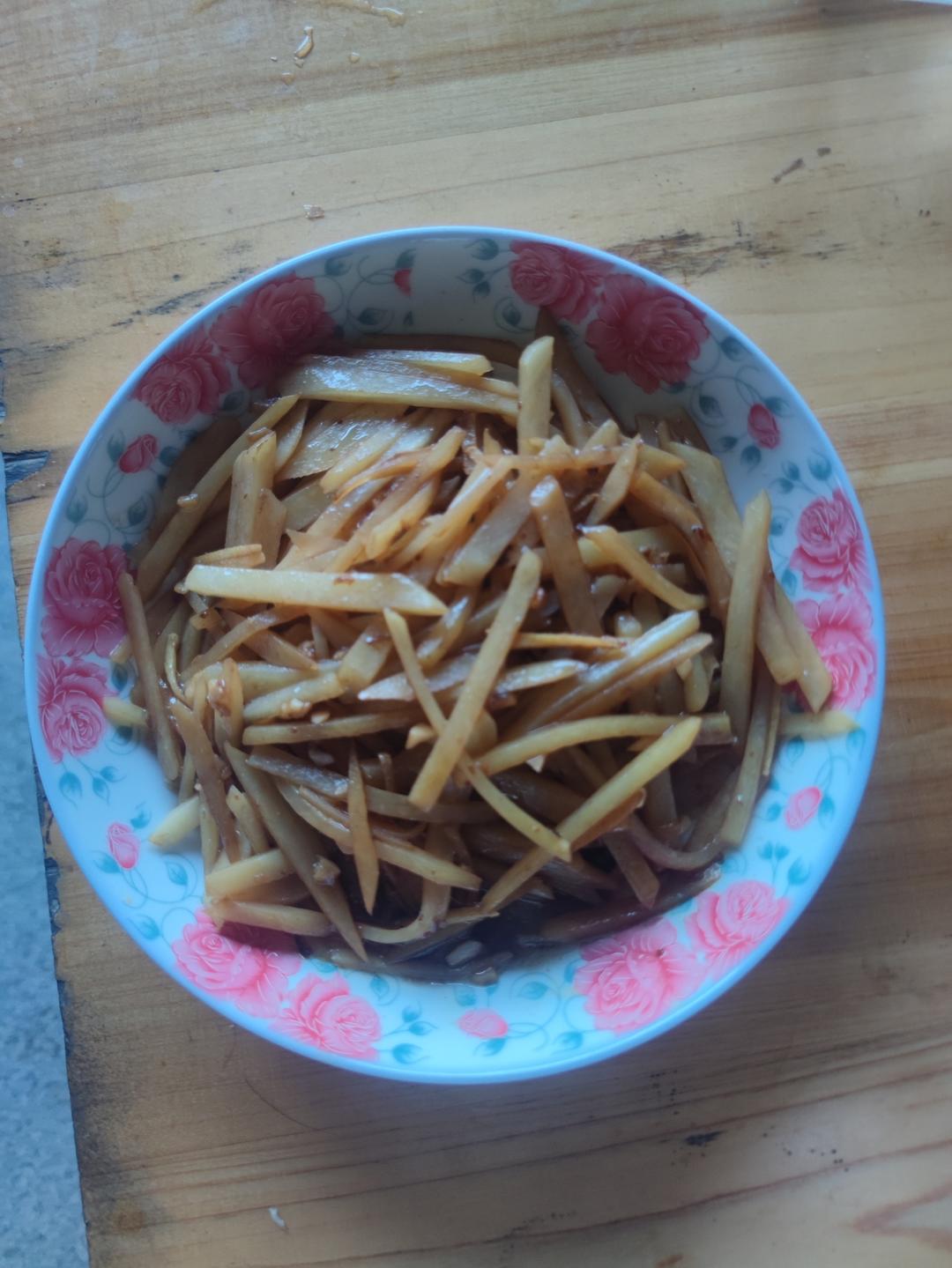 酸辣土豆丝的家常做法 超级下饭