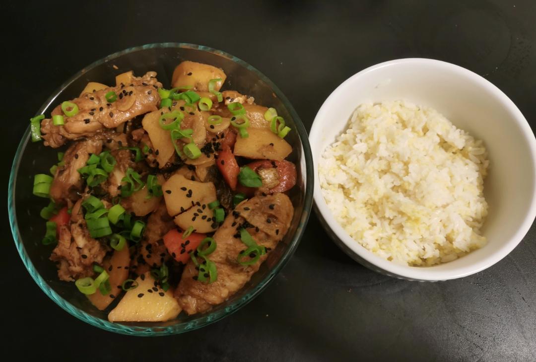 土豆胡萝卜烧鸡腿
