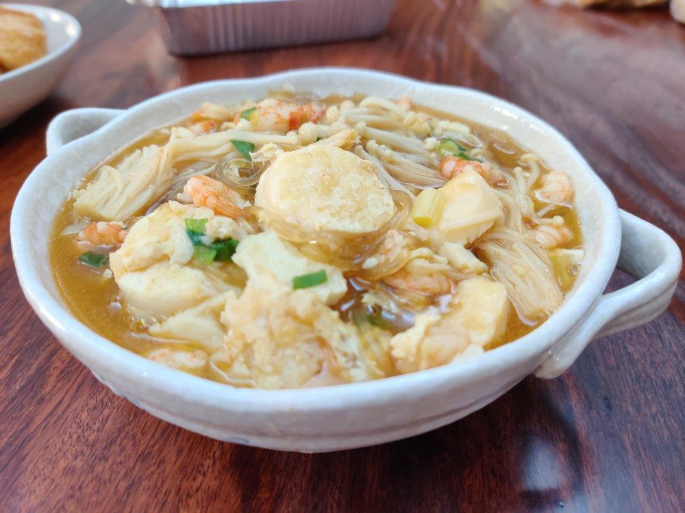 金针虾仁豆腐煲