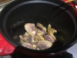 暖胃汤，干香鸭腿肉搭配消食萝卜片【腊鸭腿萝卜汤】的做法 步骤2
