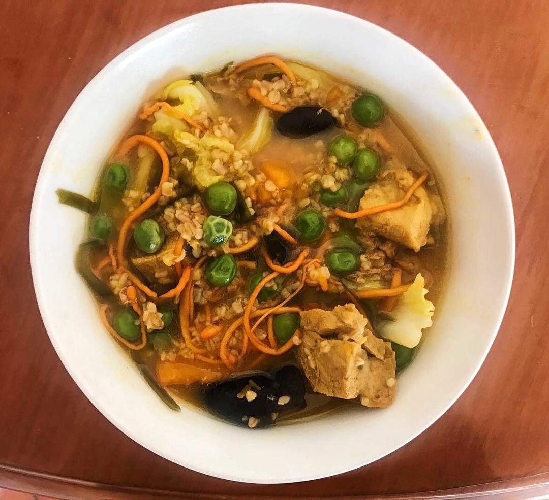 南瓜栗子鸡汤丨健康·三餐