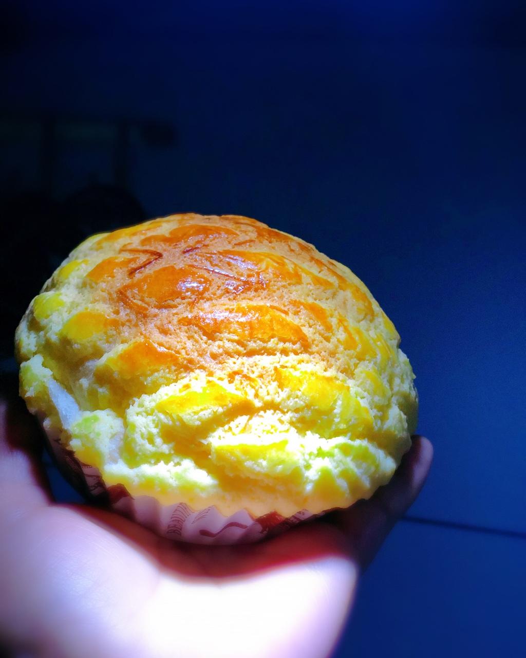 好吃到炸裂的港式菠萝包（附带制作酥皮的小视频）