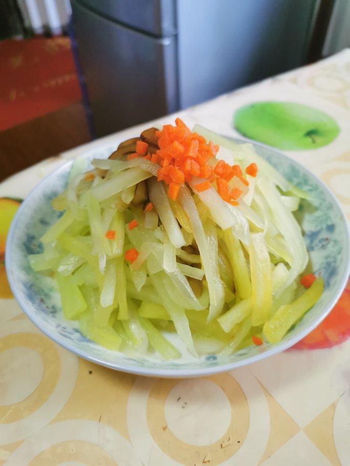 凉拌莴笋丝