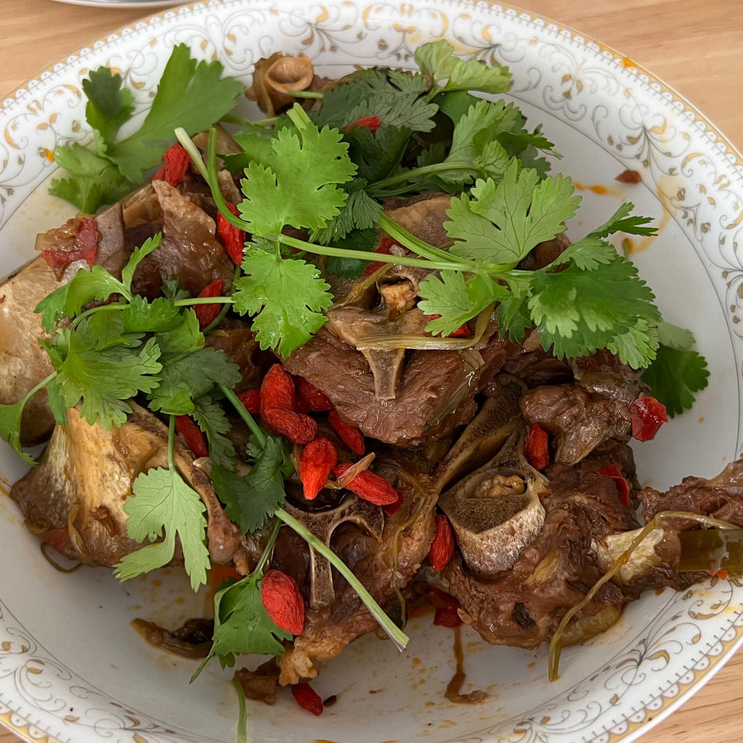 堂妈教你做红汤羊蝎子火锅