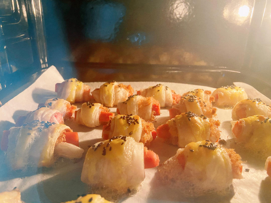 手抓饼早餐--火腿肠香酥卷