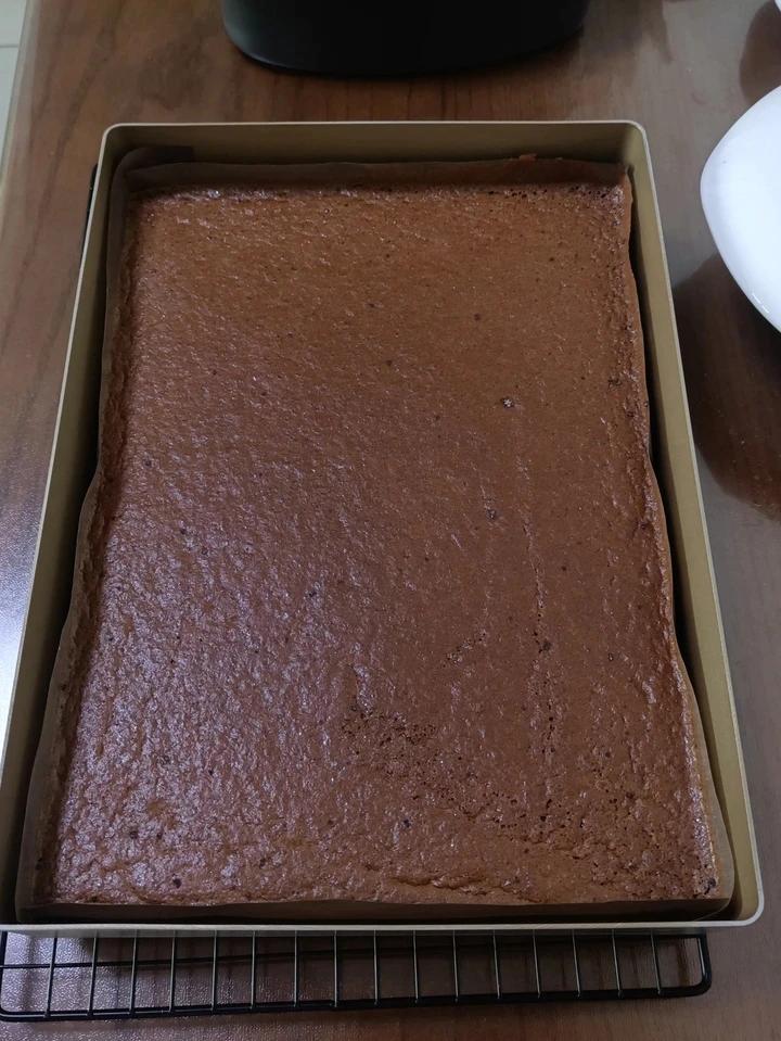 这是我最喜欢的一道巧克力海绵蛋糕