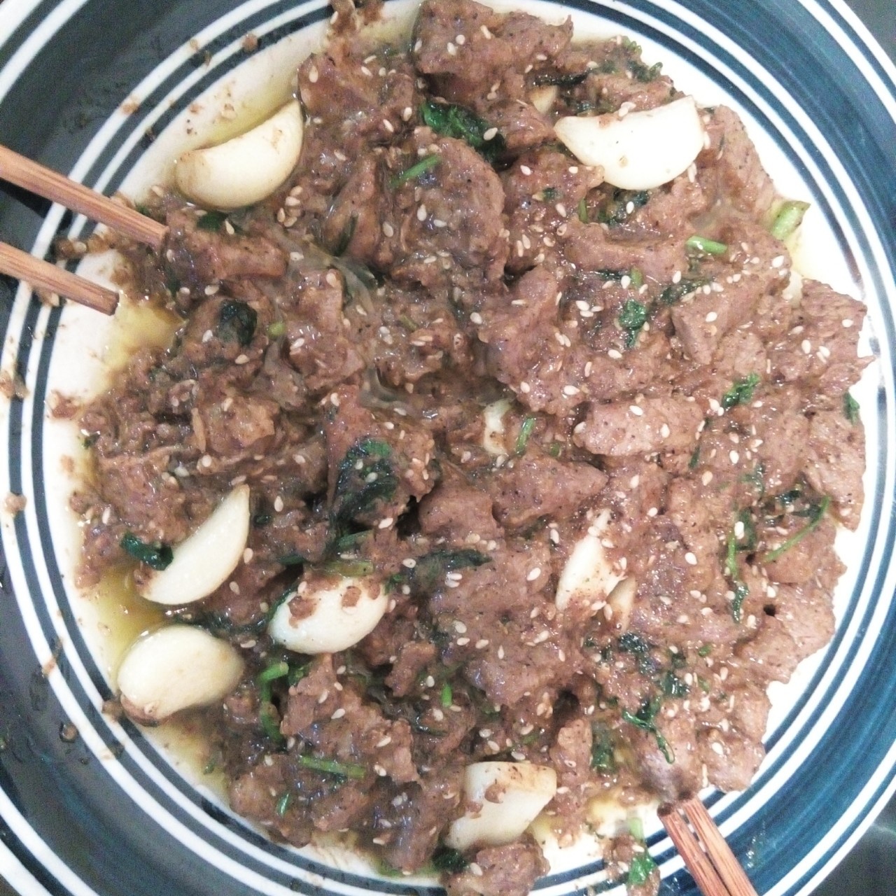 黑胡椒蒜子牛肉粒