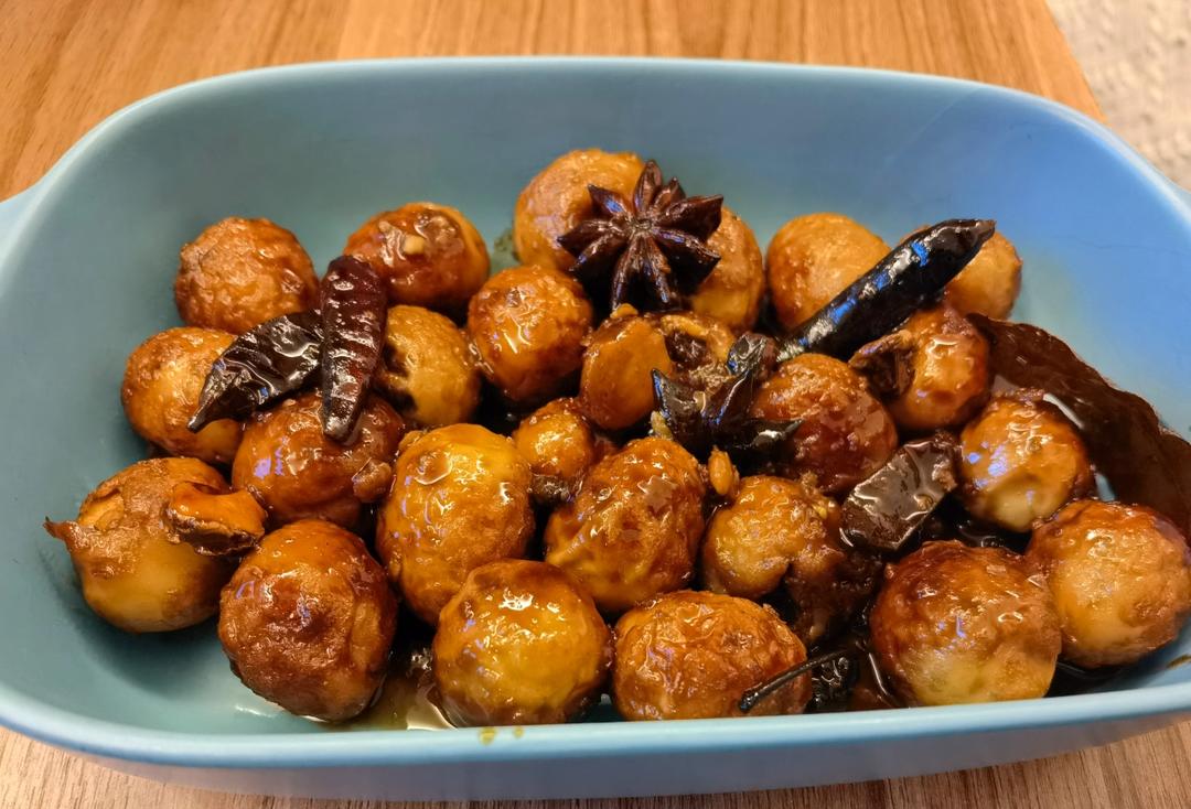不加一滴水！巨好吃的香辣啤酒卤鹌鹑蛋，一口一个太过瘾啦
