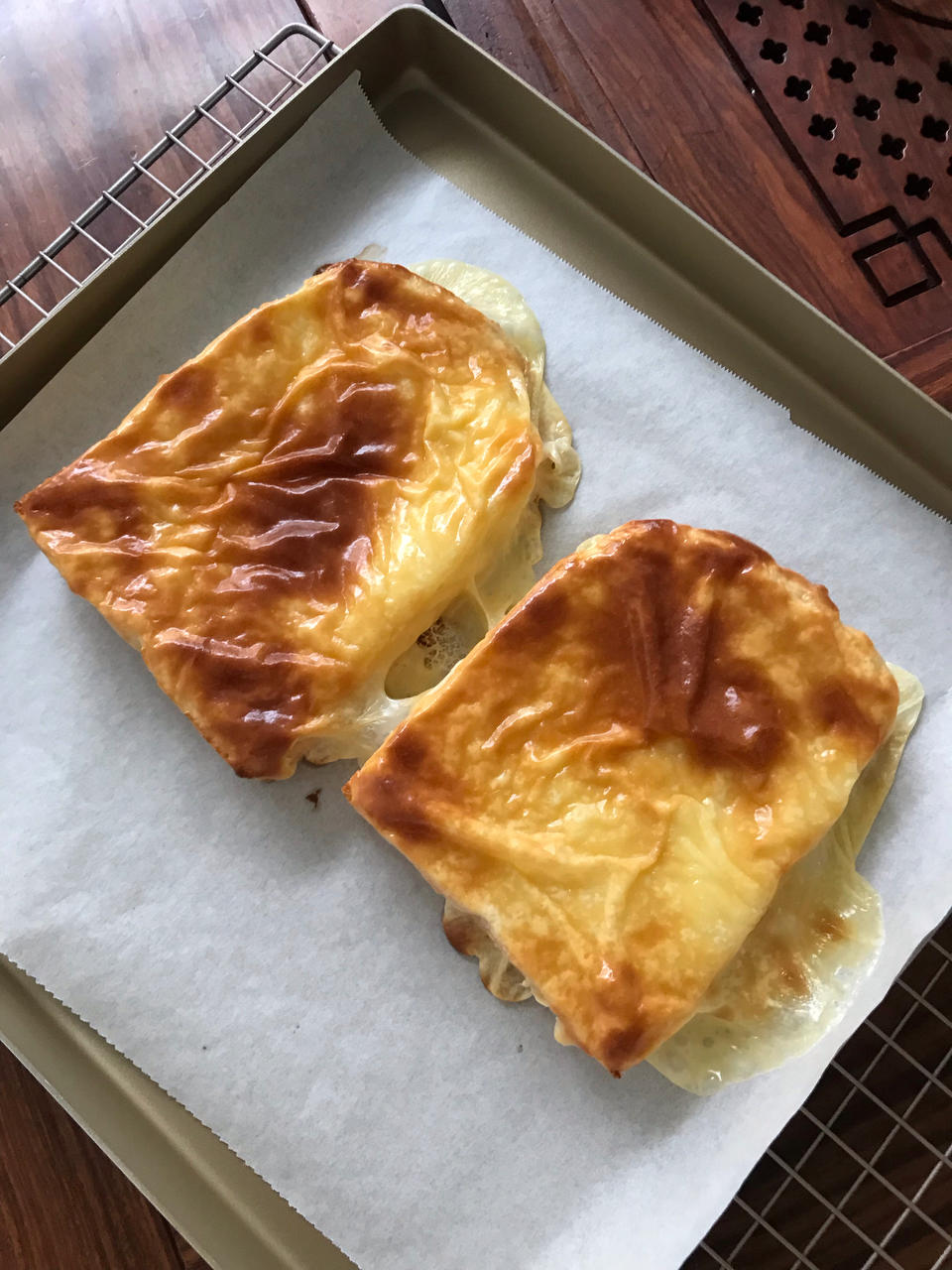 零失败快手岩烧乳酪(熔岩吐司)十分钟网红早餐，好吃哭