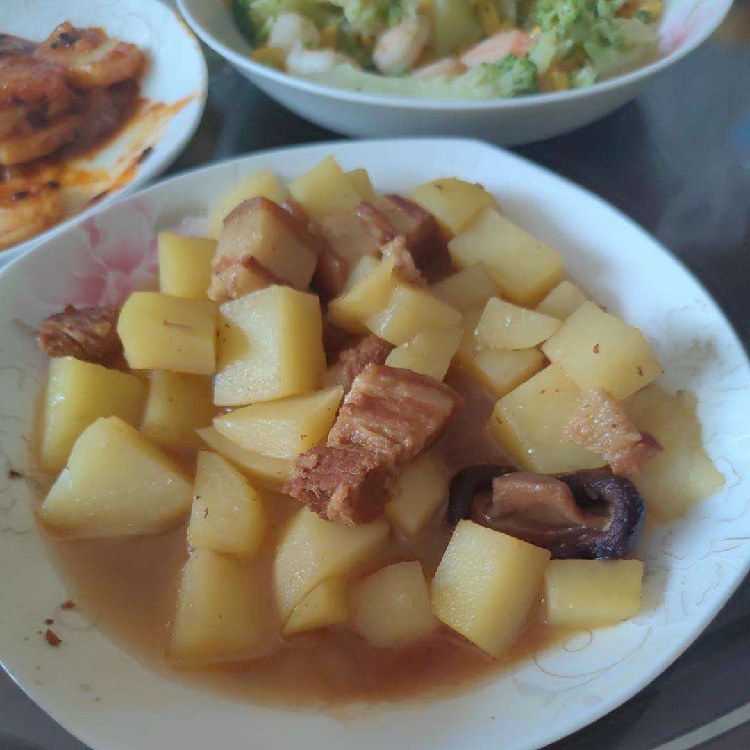 红烧肉炖土豆（丝毫不腻）