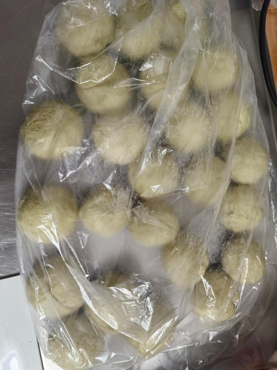 双重抹茶奶酥贝果