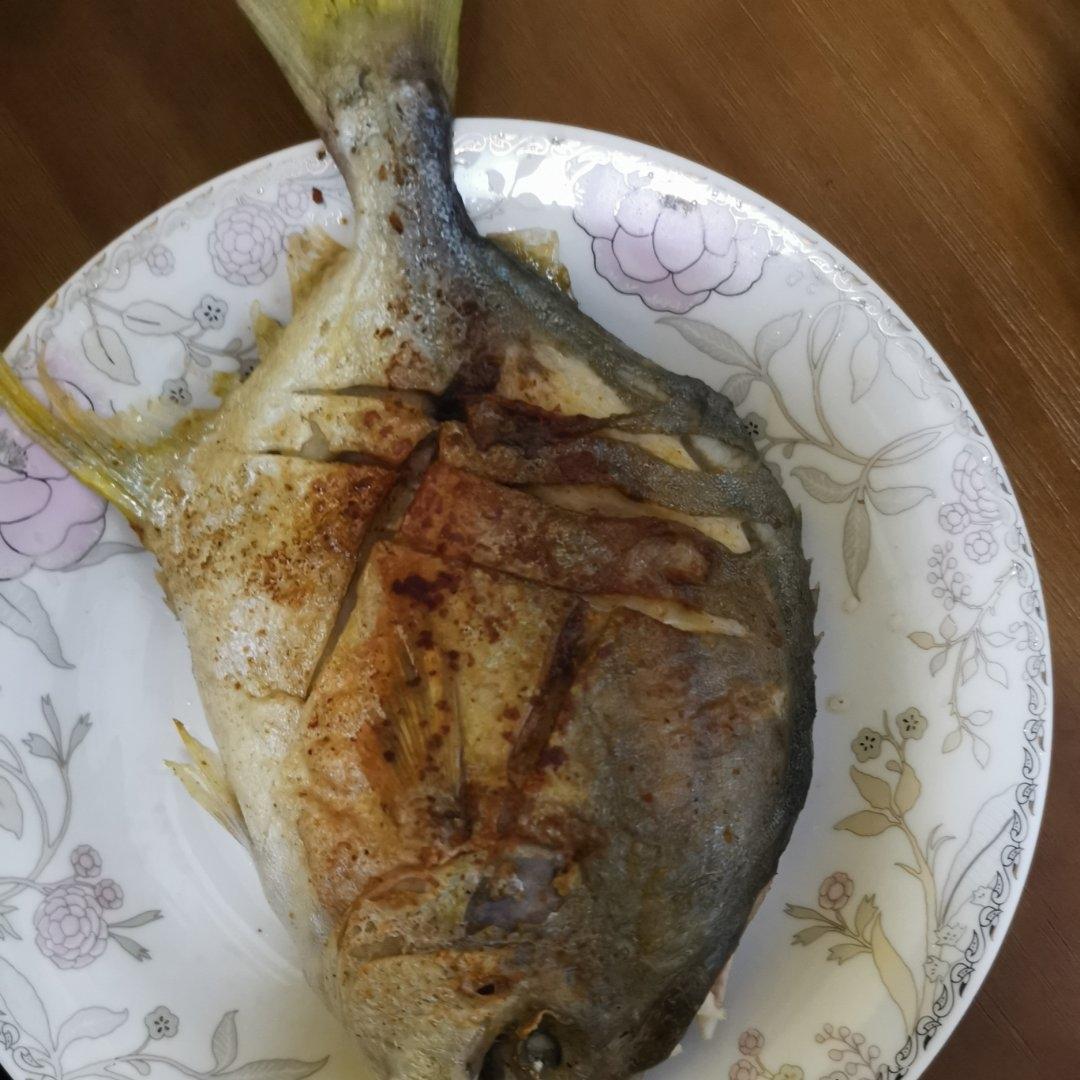 极简极美味——盐煎金鲳鱼