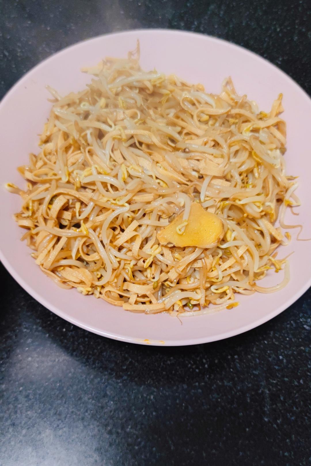 绿豆芽炒干豆腐