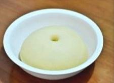 圣诞花环面包的做法 步骤2