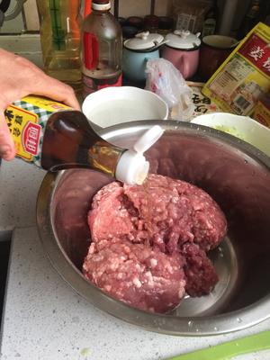 年菜——炸牛肉丸子的做法 步骤1