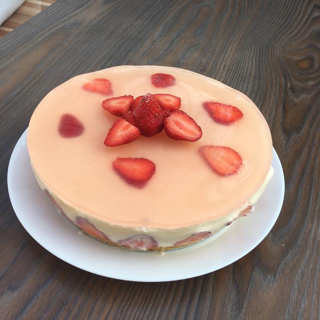 草莓果冻夹心慕斯蛋糕8️⃣寸镜面的做法