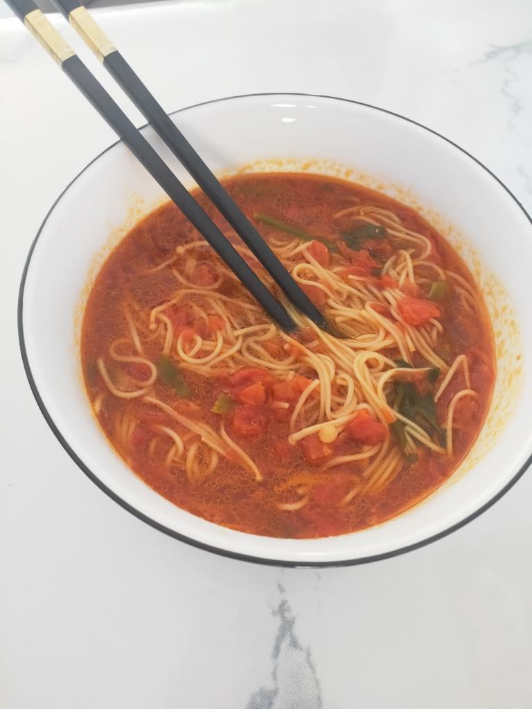 不加鸡蛋的西红柿面