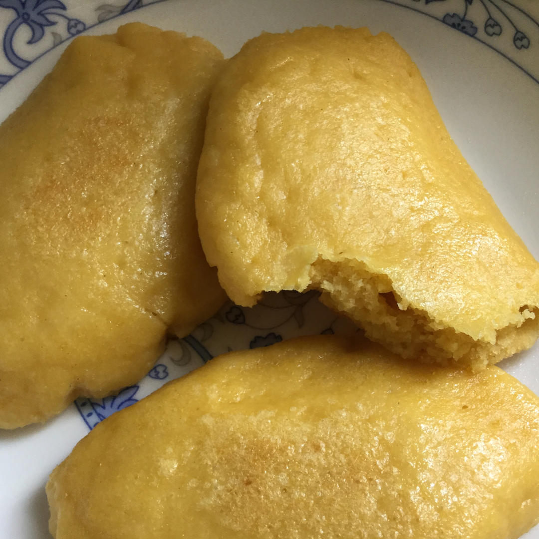墨梅3做的正宗东北玉米面大饼子
