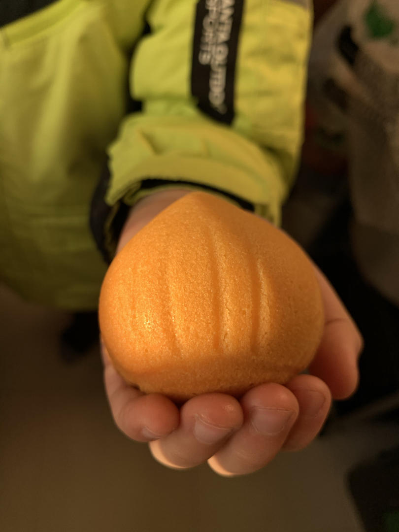 玛德琳（蓝带方）