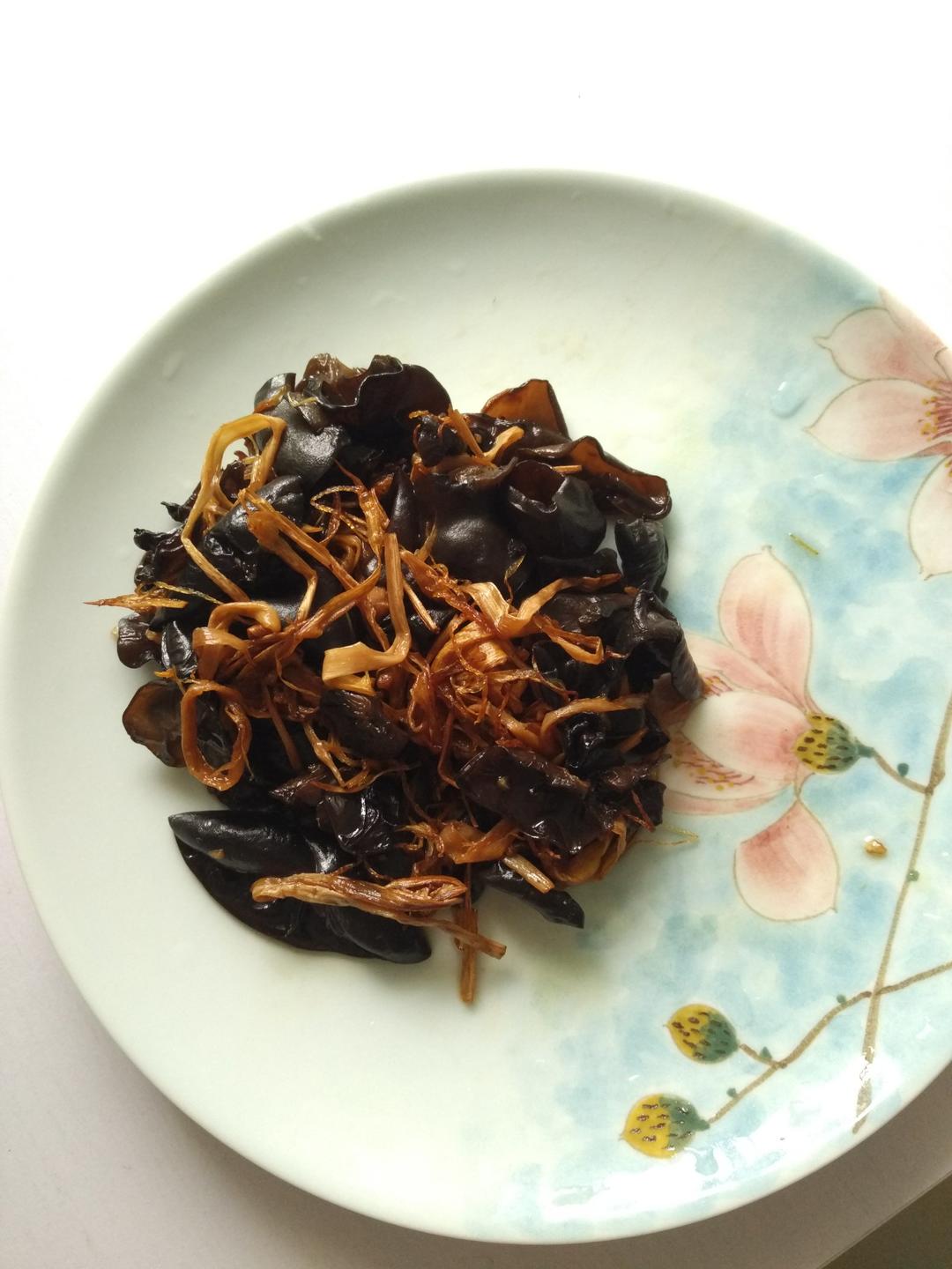 黑木耳炒黄花菜