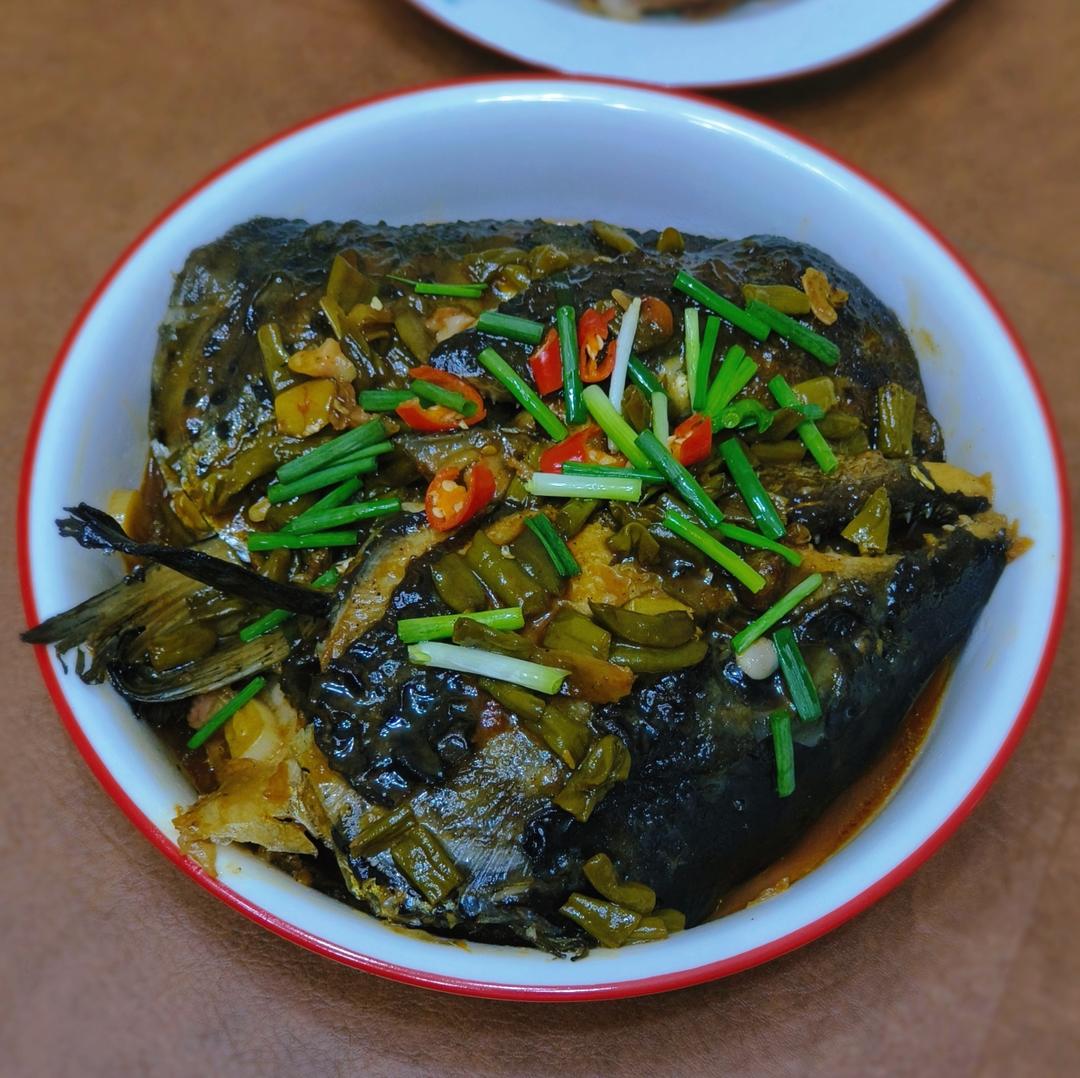 酸豆角煮三文鱼头