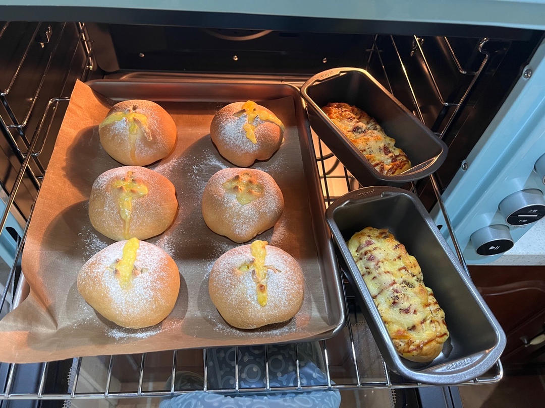 (超好吃的咸口面包）爆浆培根芝士面包