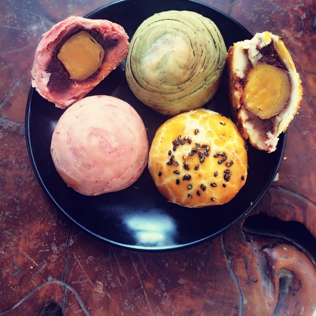 蛋黄酥~紫薯、抹茶、原味~花好月圆，中秋快乐~内附一次做六色蛋黄酥方法~