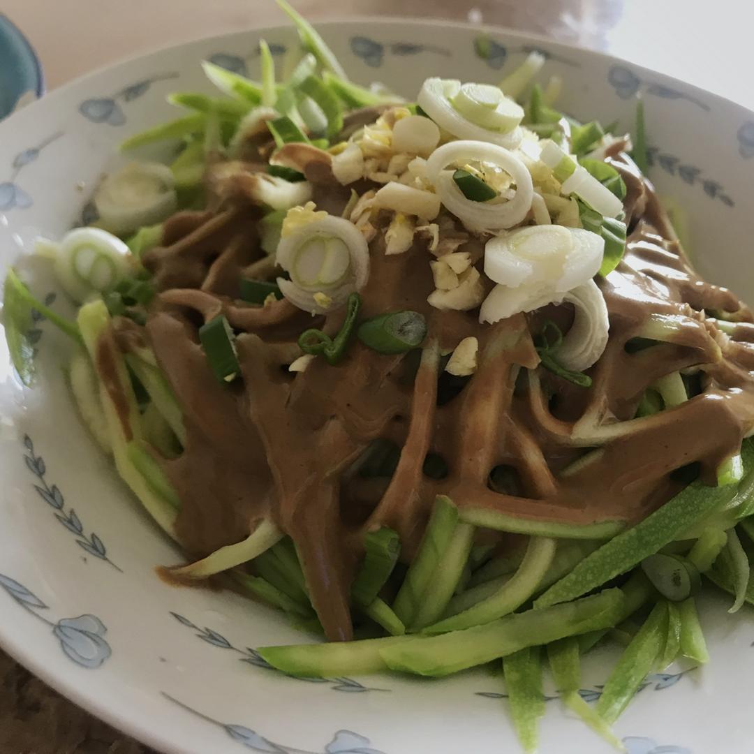 芝麻酱拌西葫芦丝