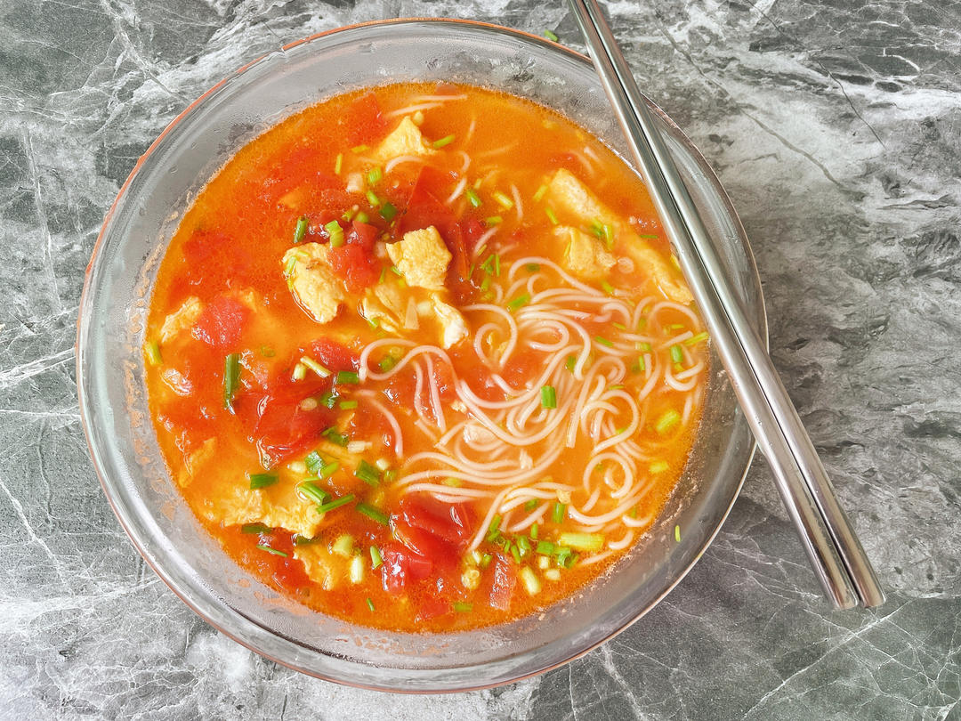 恨不得抱着锅舔的番茄鸡蛋面