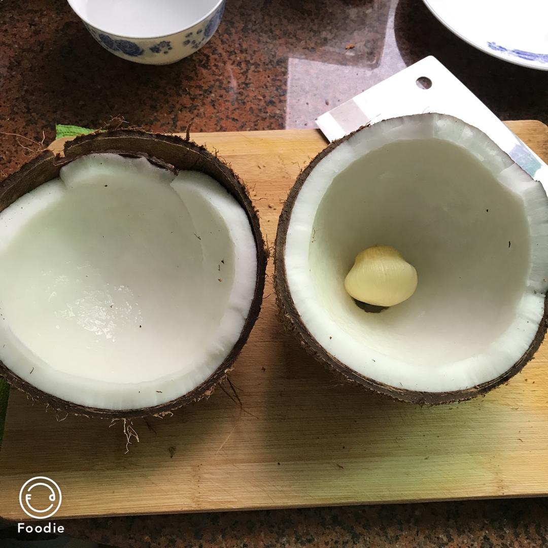 徒手开椰子取椰肉