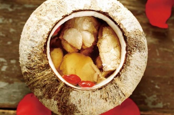 泰国椰皇炖鸡的做法