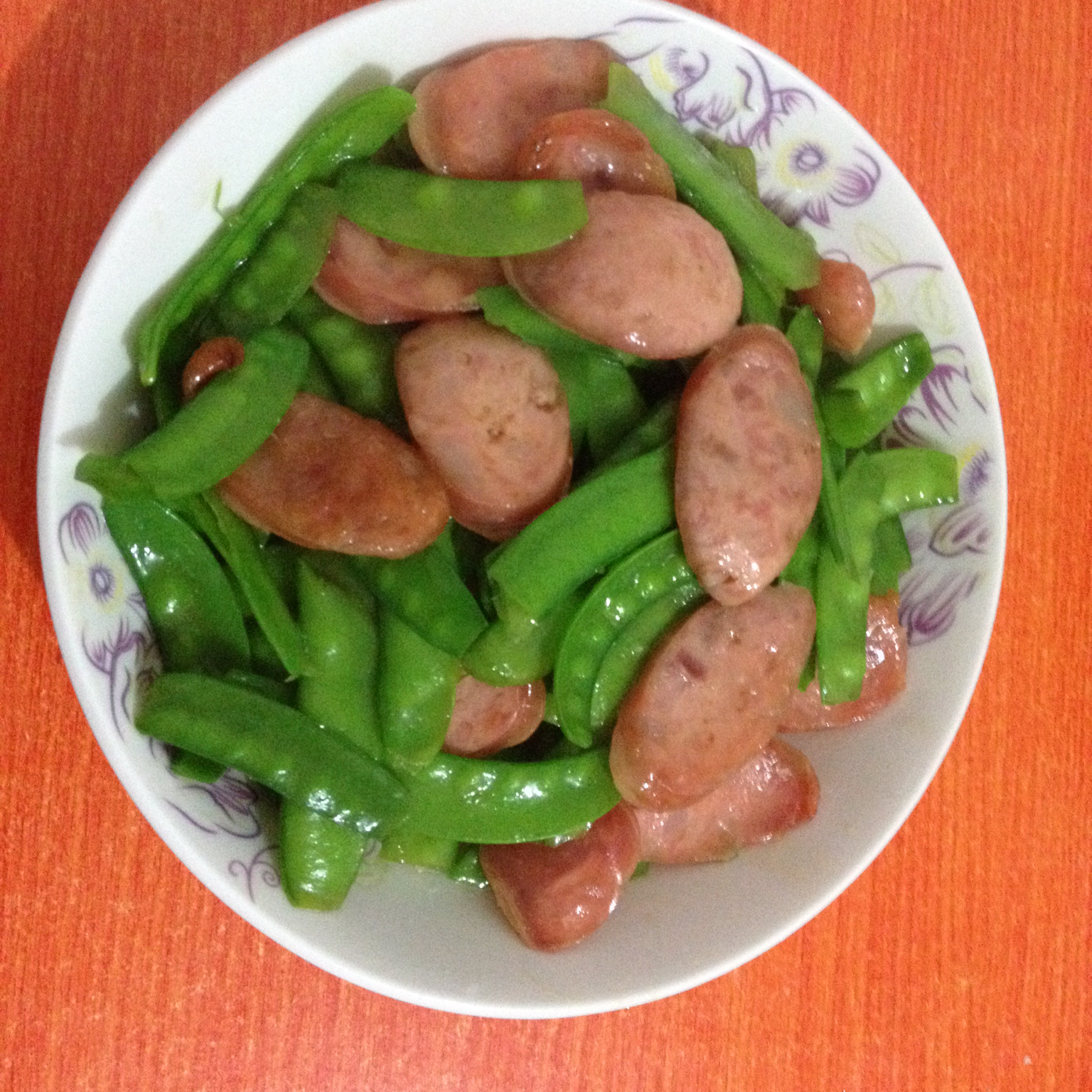 腊肠炒荷兰豆