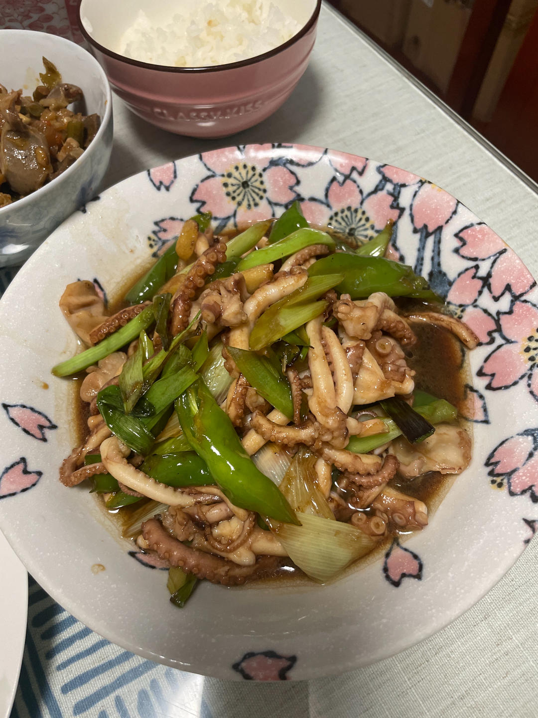 两步搞定脆嫰鲜美的葱爆八爪鱼