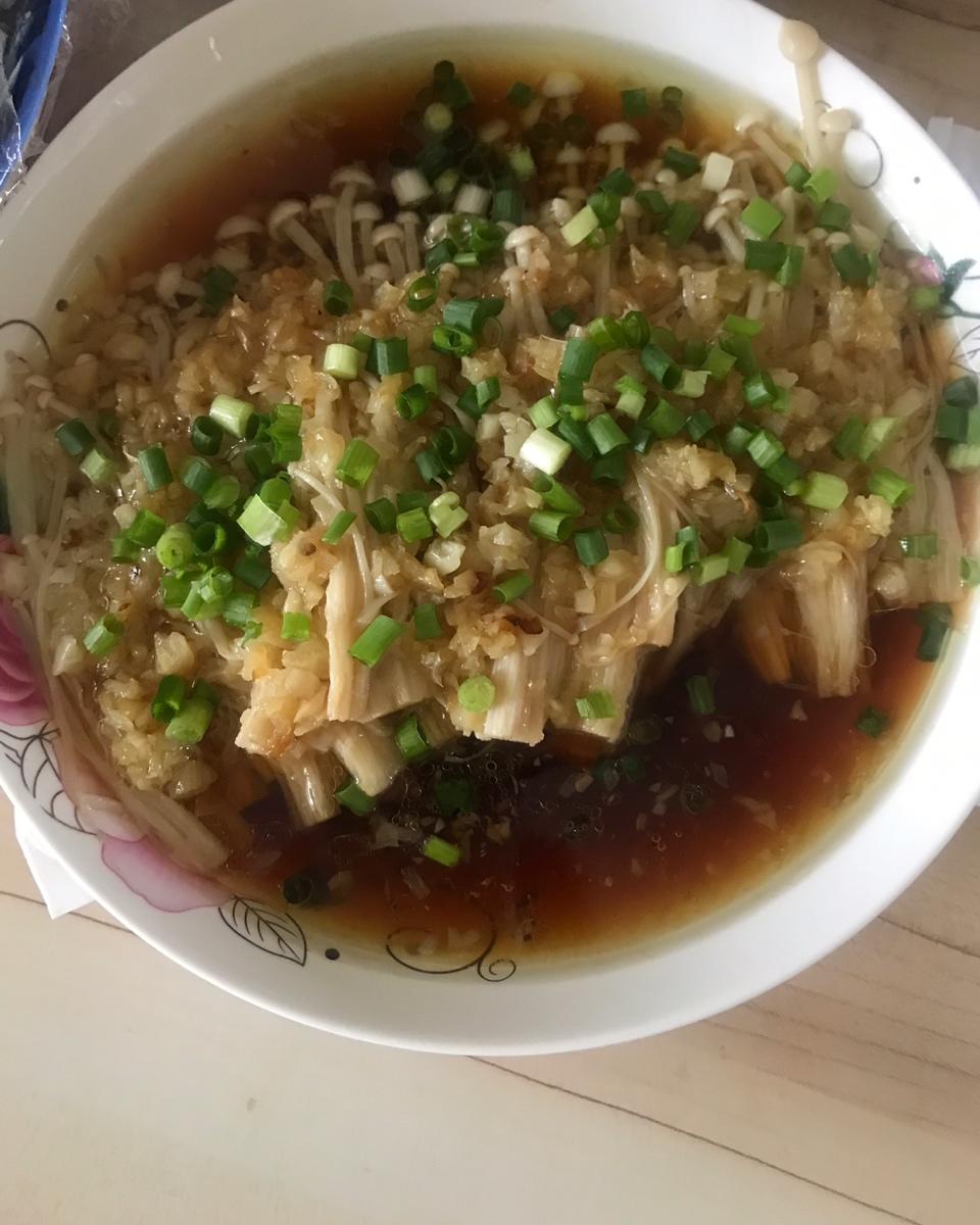 一口上瘾的蒜蓉金针菇