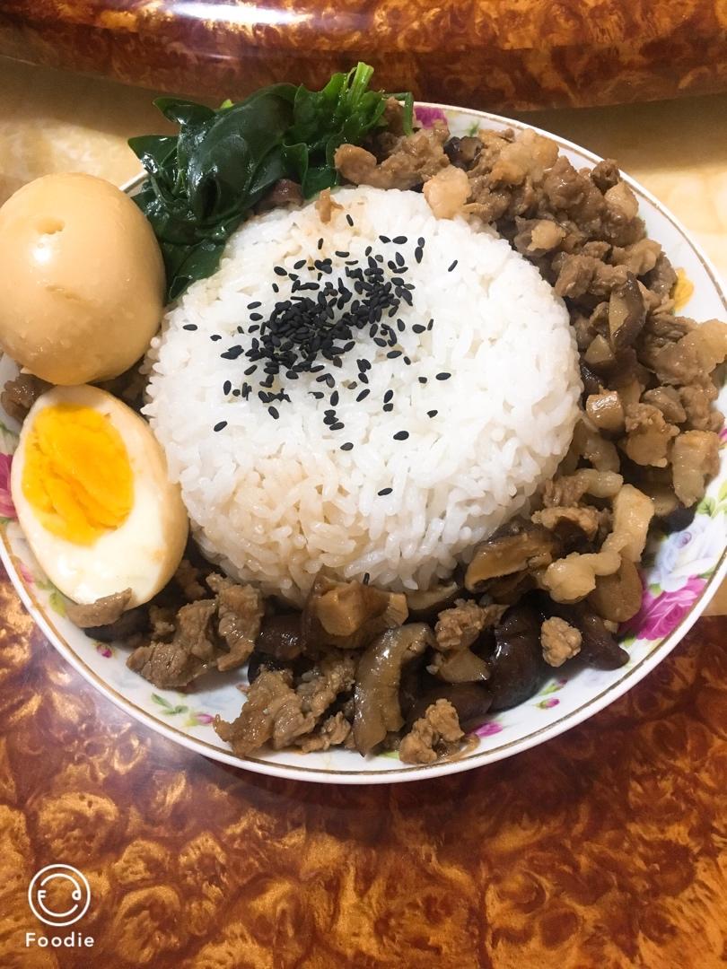好吃到停不下来的卤肉饭