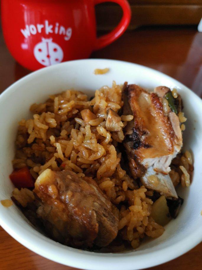 喷香排骨焖饭（爆好吃）