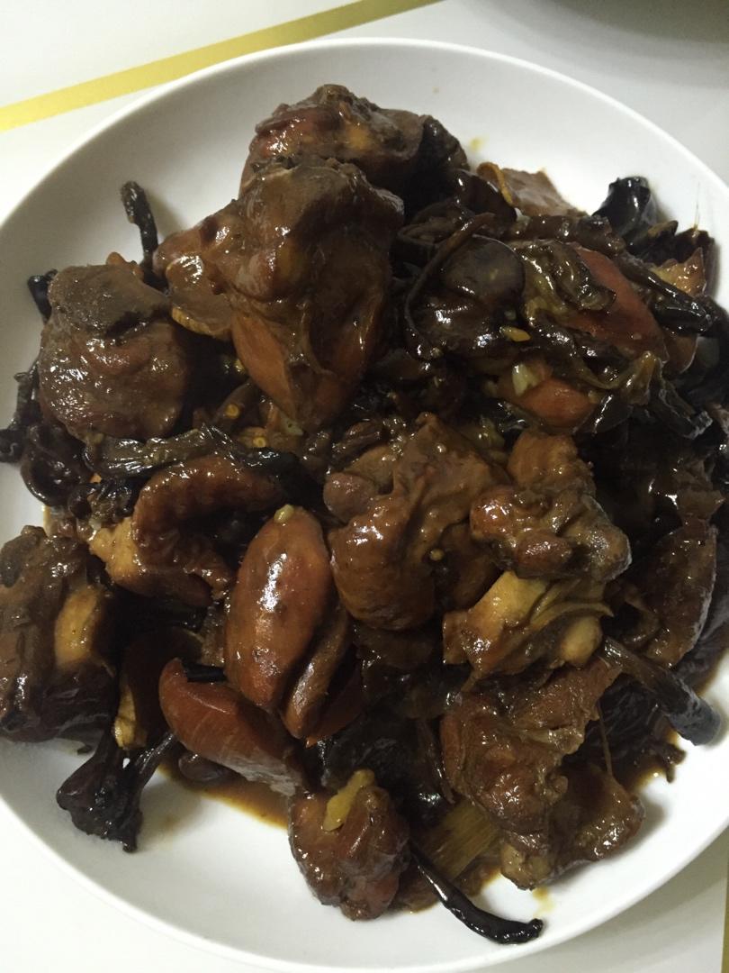 桥影月光做的小鸡炖蘑菇