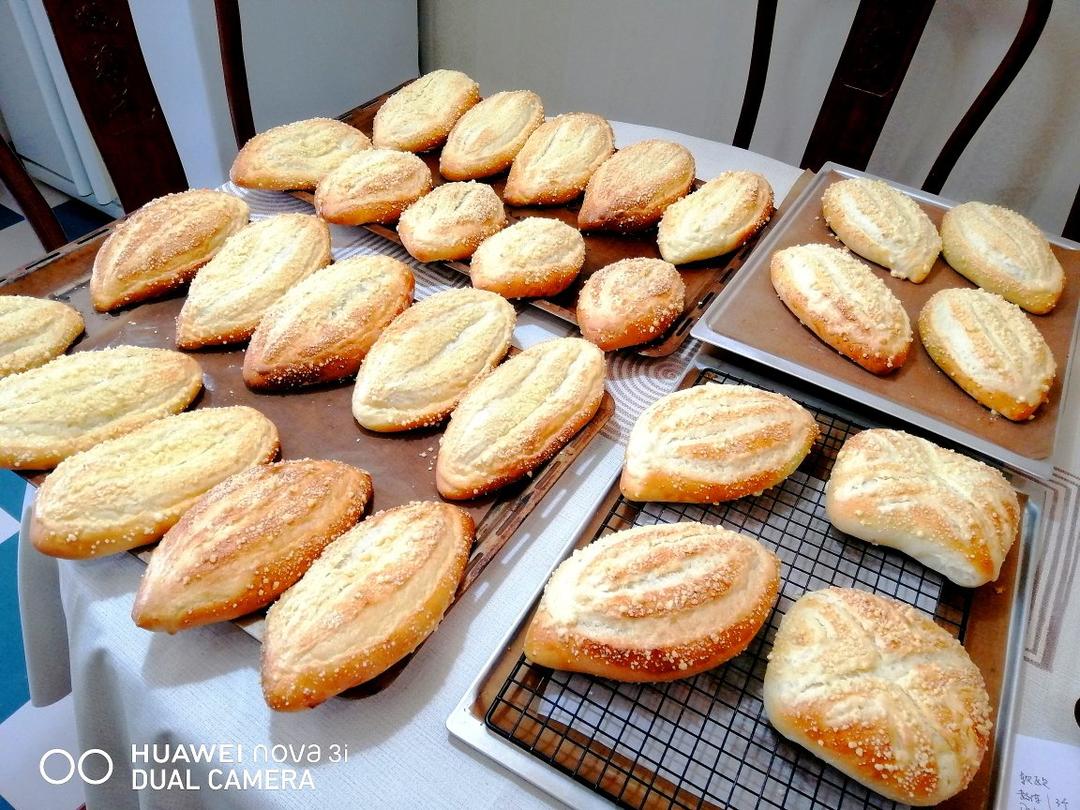 芋泥咸蛋黄软欧包