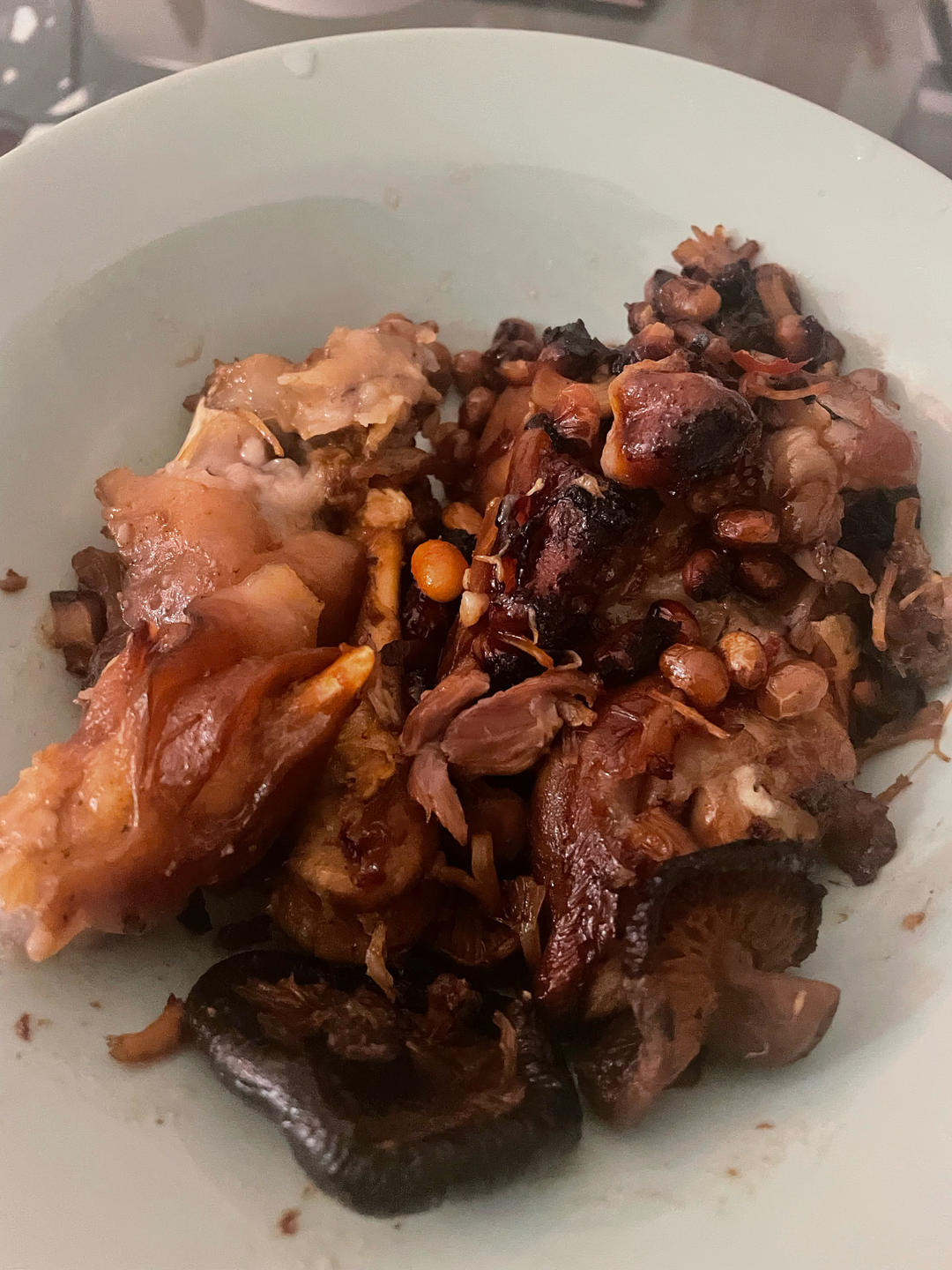 香菇黄豆猪蹄煲