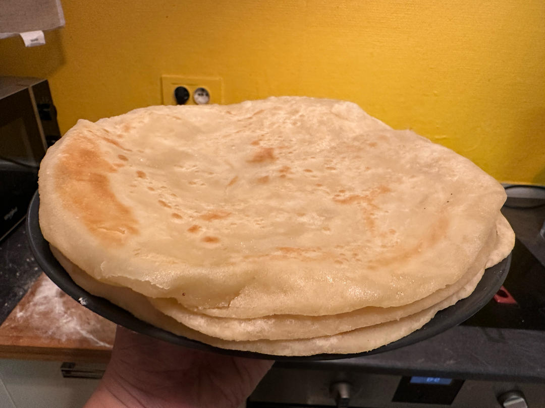 烙饼不硬的小窍门 掌握了你也能看出柔软多层凉了不硬的小油饼