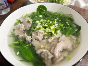 豌豆尖滑肉汤（川渝特色菜）的做法 步骤10