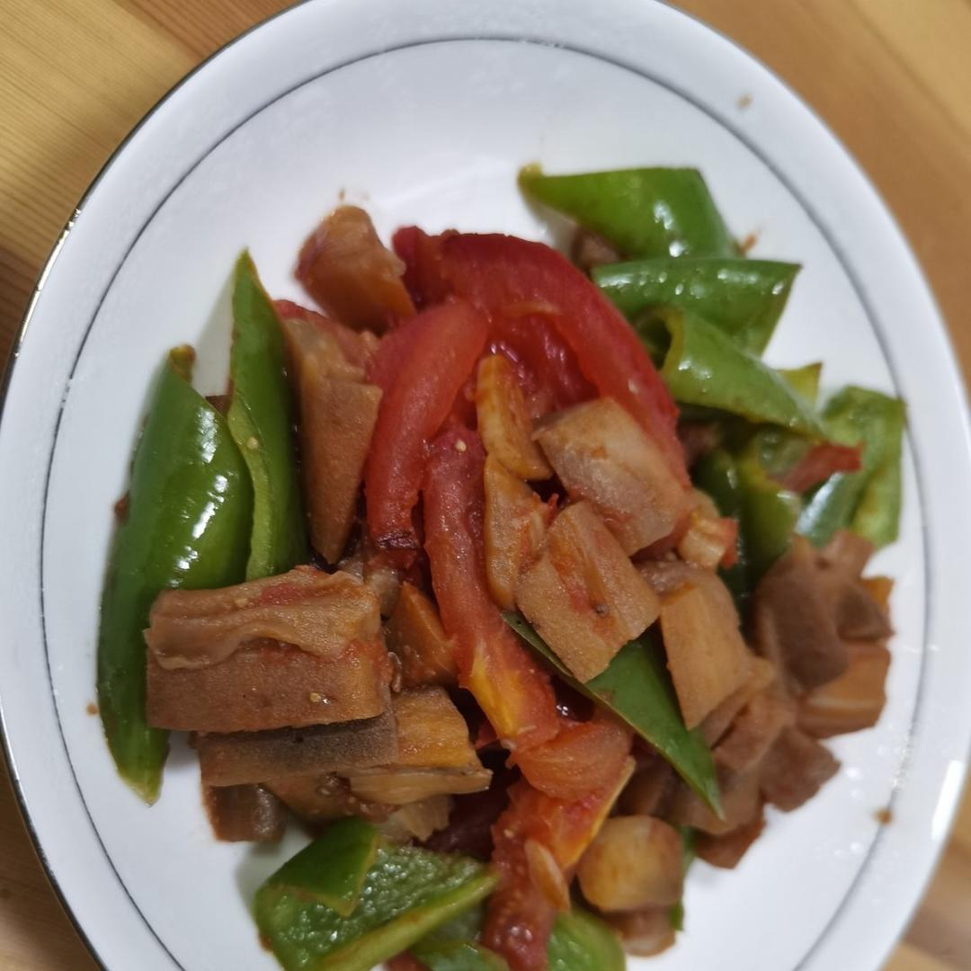 番茄青椒炒茄子