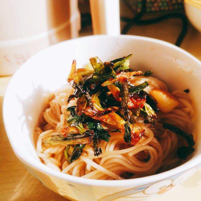 满屋飘香的葱油拌面黄磊方